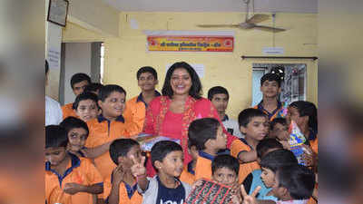 अंजना सिंह ने अनाथ बच्चों और वृद्धाश्रम में बुज़ुर्गों के साथ मनाया अपना 29वां जन्मदिन