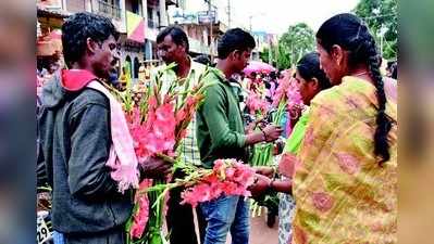 ವರಮಹಾಲಕ್ಷ್ಮಿ ಹಬ್ಬ ಮಾರ್ಕೆಟ್‌ ತುಂಬ ಮಹಿಳೆಯದ್ದೇ ಸದ್ದು