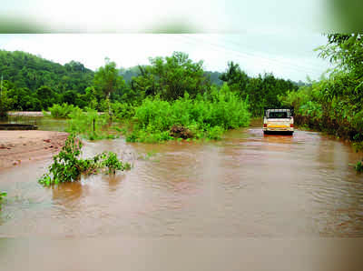 ನಡುಗಡ್ಡೆಯಂಯತಾದ ಕಳಸ