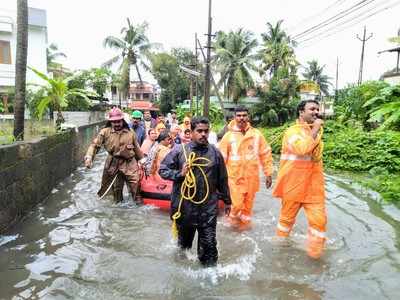 Red Alert:ഇന്ന് ഏഴ് ജില്ലകളിൽ റെഡ് അലര്‍ട്ട്; ഉരുൾപ്പൊട്ടൽ ഭീഷണി, മഴക്കെടുതിയിൽ മരണം 42