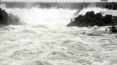 கர்நாடகாவில் கடும் வெள்ளம்- காவிரியில் தமிழகத்துக்கு ஒரு லட்சம் கனஅடிக்கு மேல் நீர் திறப்பு!