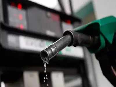 Today Petrol Price: గుడ్ న్యూస్.. తగ్గిన పెట్రోల్, డీజిల్ ధరలు