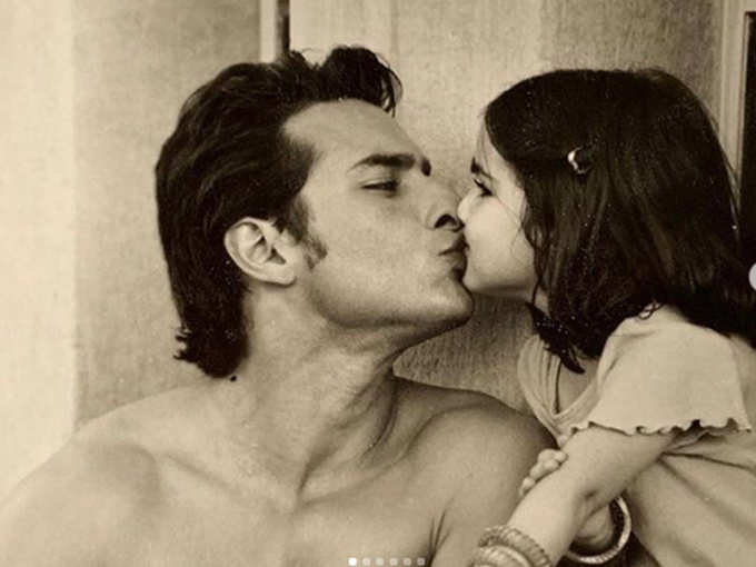 पापा को किस करतीं सारा अली खान