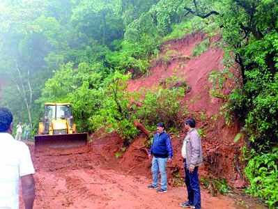 ಕೆಮ್ಮಣ್ಣುಗುಂಡಿಯಲ್ಲಿ ಭೂಕುಸಿತ