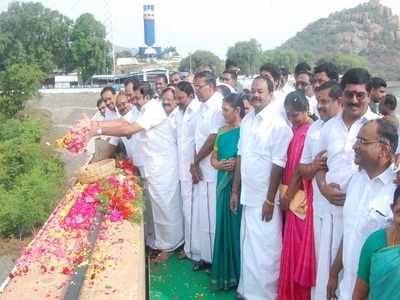 100 அடியை தாண்டிய மேட்டூர் அணை- பாசனத்திற்காக திறந்துவைத்த தமிழக முதல்வர்!