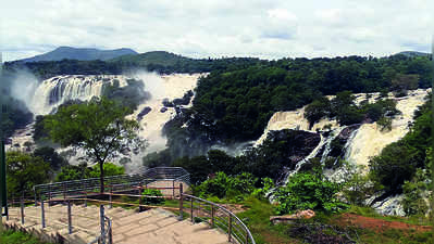 ವಿಸ್ಮಯ, ಅವಾಂತರ ಸೃಷ್ಟಿಸುವ ಪ್ರವಾಹ