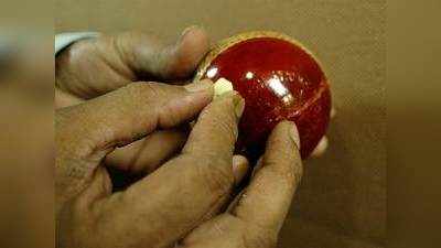 इंग्लैंड के क्रिकेट क्लब ने परंपरागत लेदर बॉल के स्थान पर पेश की वीगन बॉल