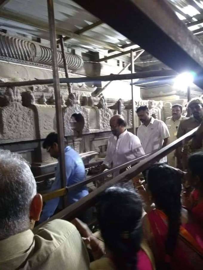 அத்தி வரதரை தரிசனம் செய்த ரஜினிகாந்த்