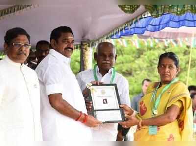 கொள்ளையர்களை விரட்டியடித்த வீரத் தம்பதிக்கு அதீத துணிவுக்கான விருது- முதல்வர் வழங்கினார்!