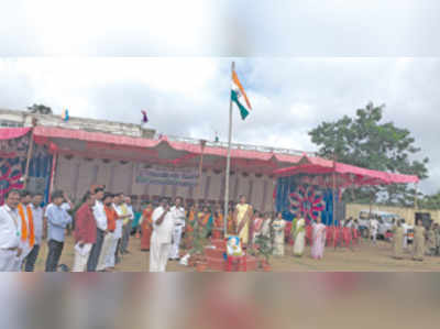 ಗುರು-ಹಿರಿಯರನ್ನು ಗೌರವಿಸುವ ಸಂಸ್ಕೃತಿ ಬೆಳೆಸಿ