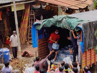 पूरबाधितांना ७ कोटी, जीवनावश्यक वस्तूंचे वाटप