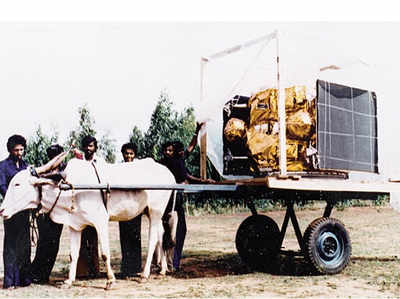 इसरो के 50 साल: बैलगाड़ी से चंद्रयान-2, पढ़िए ISRO के उड़ान की कहानी