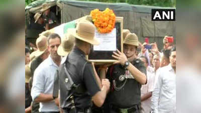 देहरादून: राजवाला स्थित घर पहुंचा शहीद जवान संदीप थापा का पार्थिव शरीर