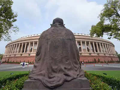 बंगले रिकामे करा, माजी खासदारांना सात दिवसांची मुदत