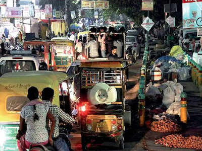 लखनऊ में सुबह से शाम ट्रैफिक जाम का झाम, जनता हलकान