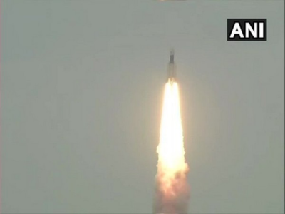 ISRO: சூப்பர்... வெற்றிகரமாக நிலவின் வட்டப் பாதைக்குள் நுழைந்த சந்திரயான் 2- இஸ்ரோ அசத்தல்!