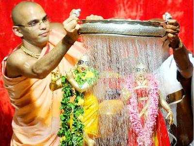 Krishna Kavasam: கிருஷ்ண ஜெயந்தி பூஜை அபிஷேகத்தின் போது சொல்ல வேண்டிய எளிமையான மந்திரங்கள்...