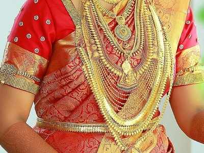 Today Gold Rate: శుభవార్త.. మళ్లీ దిగొచ్చిన బంగారం ధర