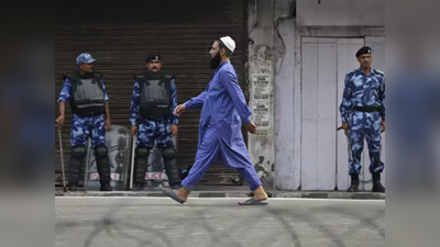 कश्मीर: दिन में प्रतिबंधों में छूट, स्कूलों से छात्र नदारद, मोबाइल-इंटरनेट अब भी बंद