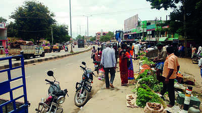 ಗುಂಡ್ಲುಪೇಟೆಯಲ್ಲಿ ಸಂಚಾರ ದುಸ್ತರ !