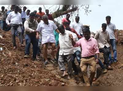 ಸಚಿವರ ಮುಂದೆ ನೆರೆ ಸಂತ್ರಸ್ತರ ಅಳಲು