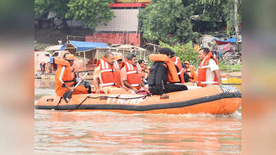 वाराणसी: सीएम ने किया बाढ़ प्रभावित इलाकों का दौरा, कहा- नियंत्रण मे हैं स्थितियां