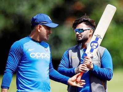 Rishabh Pant: ஓய்வுக்கு பின் ‘தல’ தோனியின் இடத்துக்கு சரியான ஆள் இவர் தான்....: அடித்து சொல்லும் சேவாக்!