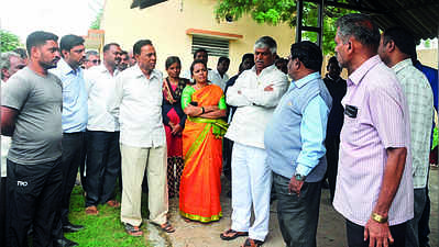 ವಸತಿ ಶಾಲೆ ವಿದ್ಯಾರ್ಥಿನಿ ಆತ್ಮಹತ್ಯೆ