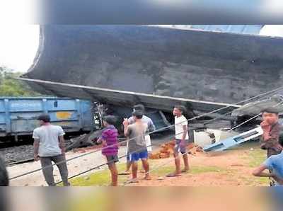 ঝাড়খণ্ডের জামতাড়ায় লাইনচ্যুত মালগাড়ি, ঘুরপথে বহু দূরপাল্লার ট্রেন