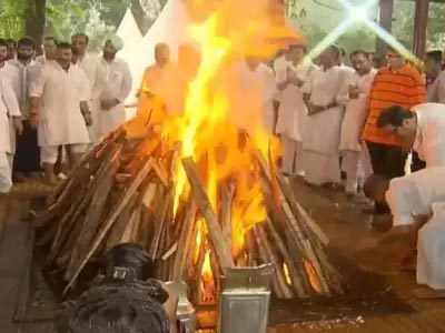 अरुण जेटली पंचत्वात विलीन, मुलाने दिला मुखाग्नी