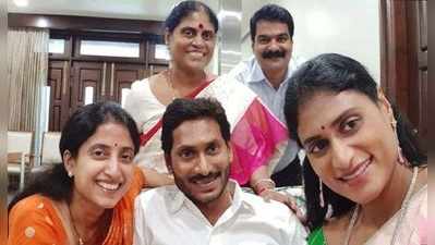 YS Sharmila: పెళ్లి రోజు శుభాకాంక్షలు అన్నయ్యా, వదినమ్మ.. జగన్ దంపతులకు షర్మిల సర్‌ప్రైజ్ విషెస్