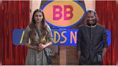 Bigg Boss Marathi 2 August 31 2019 Day 99: शिवानीकडून बिचुकलेंना मिळालं हेअवॉर्ड