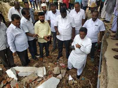 ಶೋಕಿಲಾಲ ಪ್ರಧಾನಿಗೆ ವಿದೇಶದಲ್ಲಿ ತಿರುಗಲು ಸಮಯವಿದೆ: ಉಗ್ರಪ್ಪ