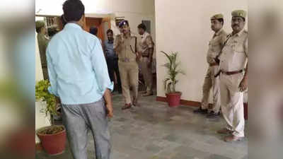 कॉन्ट्रैक्टर सूइसाइड केस: पुलिस FIR में भ्रष्टाचार के आरोपों का जिक्र नहीं, परिवार नाराज