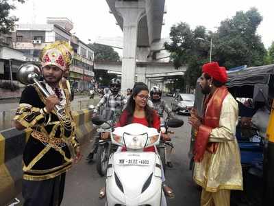 नागपूरः हेल्मेट वापरा; यमदुताचा सल्ला!