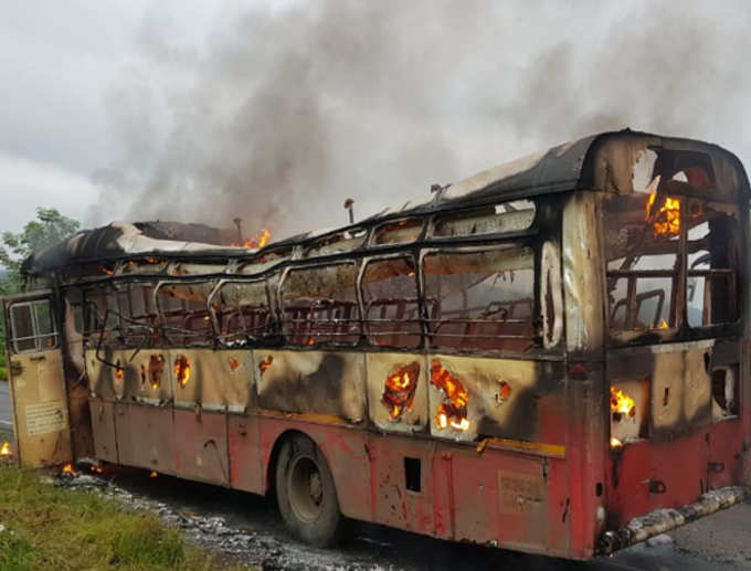 st-bus-set-on-fire-maharash