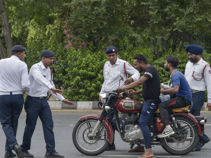 दिल्ली ट्रैफिक चालान