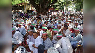 बिजनौर: बकाया भुगतान को लेकर गन्ना किसानों ने किया धरना-प्रदर्शन