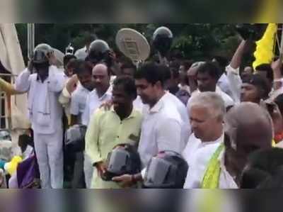 YS Jagan సర్కార్ ఎఫెక్ట్!.. తమ్ముళ్లకు హెల్మెట్లు పంచిన లోకేష్