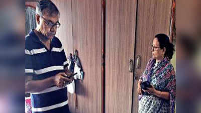 कोलकाता मेट्रो: बेघर लोगों को पुनर्वासित करवा रहे मंत्री को भी मिला घर खाली करने का नोटिस