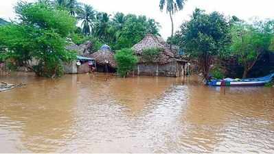 మరోసారి ఉప్పొంగిన గోదావరి.. మళ్లీ వరద ముంపులో దేవీపట్నం 