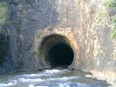 ಅಂಚುರುಲಿ ಕೊಳವೆ ಜಲಪಾತವನ್ನು ನೋಡಿದ್ದೀರಾ?