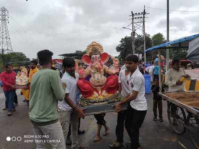 आयइएस मॉडर्न इंग्लिश स्कूल, दादर या शाळेत आठवीत