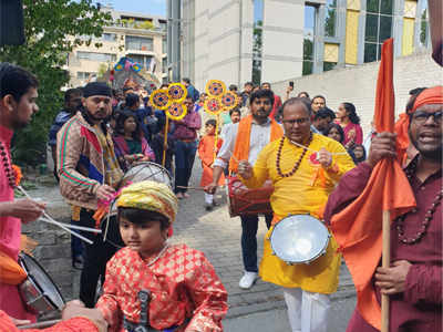 बेल्जियममध्ये उत्साहात बेल्जियमचा राजाचे स्वागत