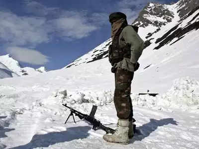भारत-चीन सैनिक लडाखमध्ये भिडले