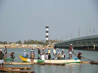 பழவேற்காடு ஏரியில் தூண்டில் வளைவு அமைக்க 27 கோடியில் திட்டம்.! ஆய்வு நடத்த மத்திய அரசு வருகை..