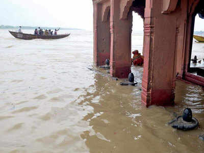 नदियां उफनाईं: अनेक इलाकों पर मंडरा रहा है बाढ़ का खतरा