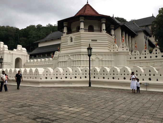 Buddha-Tooth-Relic-Temple-a