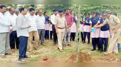 ಮೋದಿ ಹುಟ್ಟುಹಬ್ಬದಲ್ಲಿಭಾಗಿಯಾದ ಕೈ ಶಾಸಕ!