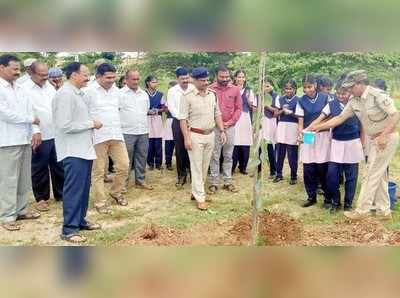 ಮೋದಿ ಹುಟ್ಟುಹಬ್ಬದಲ್ಲಿಭಾಗಿಯಾದ ಕೈ ಶಾಸಕ!